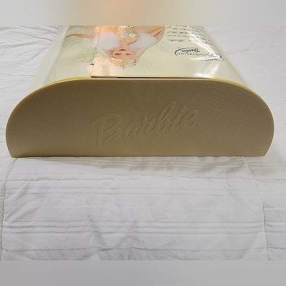 Barbie Special Edition 2000 Celebration - Picture 4 of 5